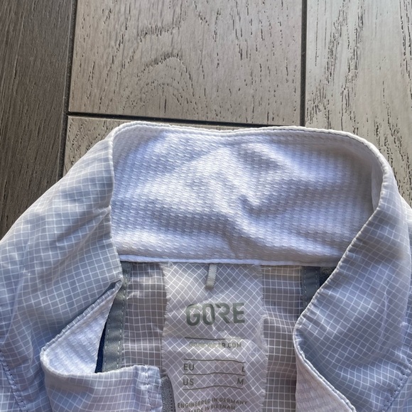 Gore Drive WINDSTOPPER® Vest Mens White - Picture 3 of 8